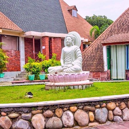 Pyramid Home Divine - A Wellness Resort Déhrádún Exteriér fotografie